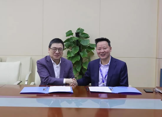 中加合作，走向國際化